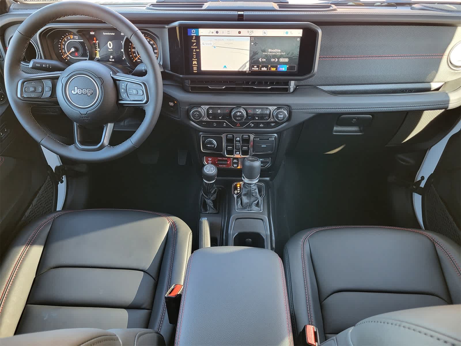 Thumbnail: 2025 Jeep Gladiator - 18