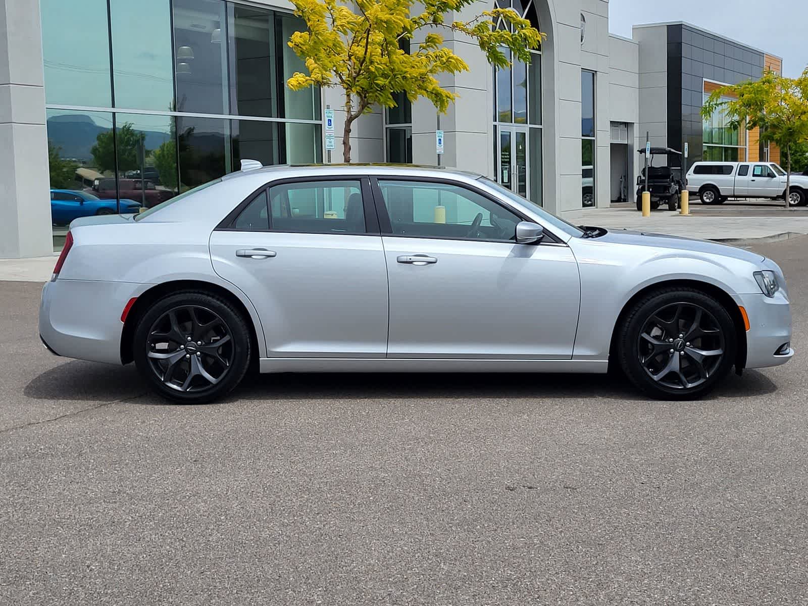 Thumbnail: 2023 Chrysler 300 - 4