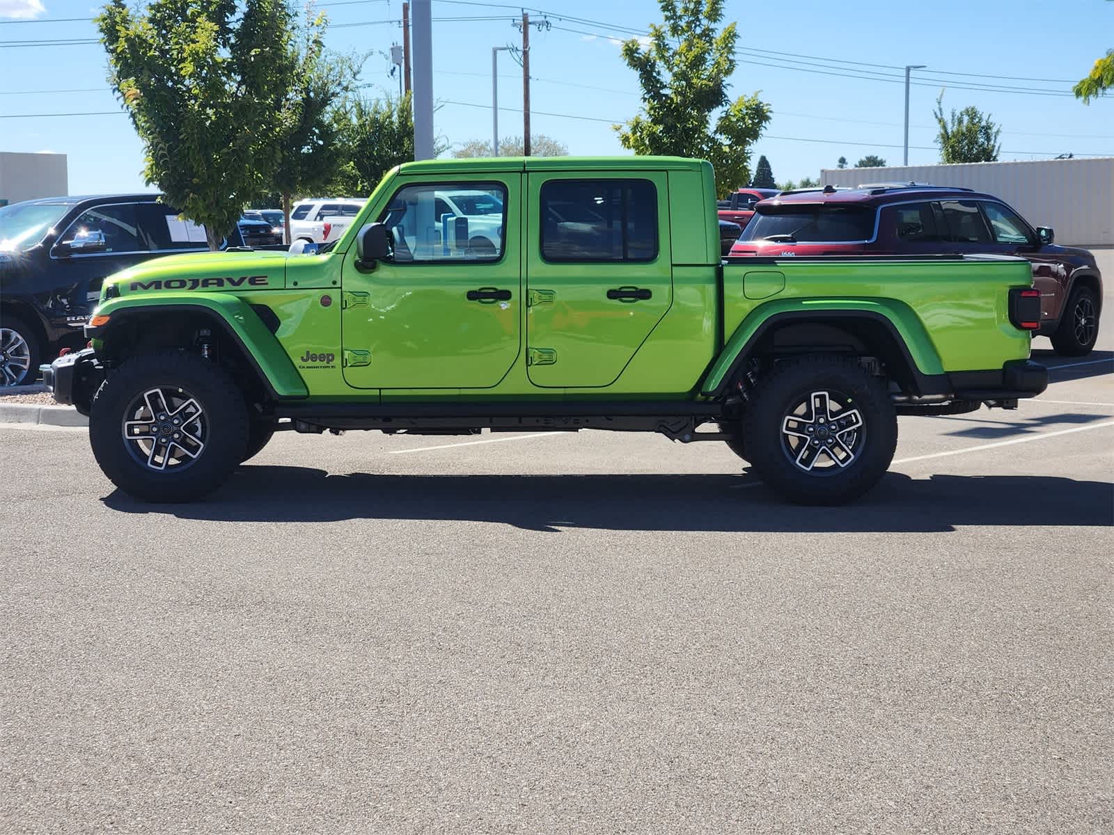 Thumbnail: 2025 Jeep Gladiator - 4