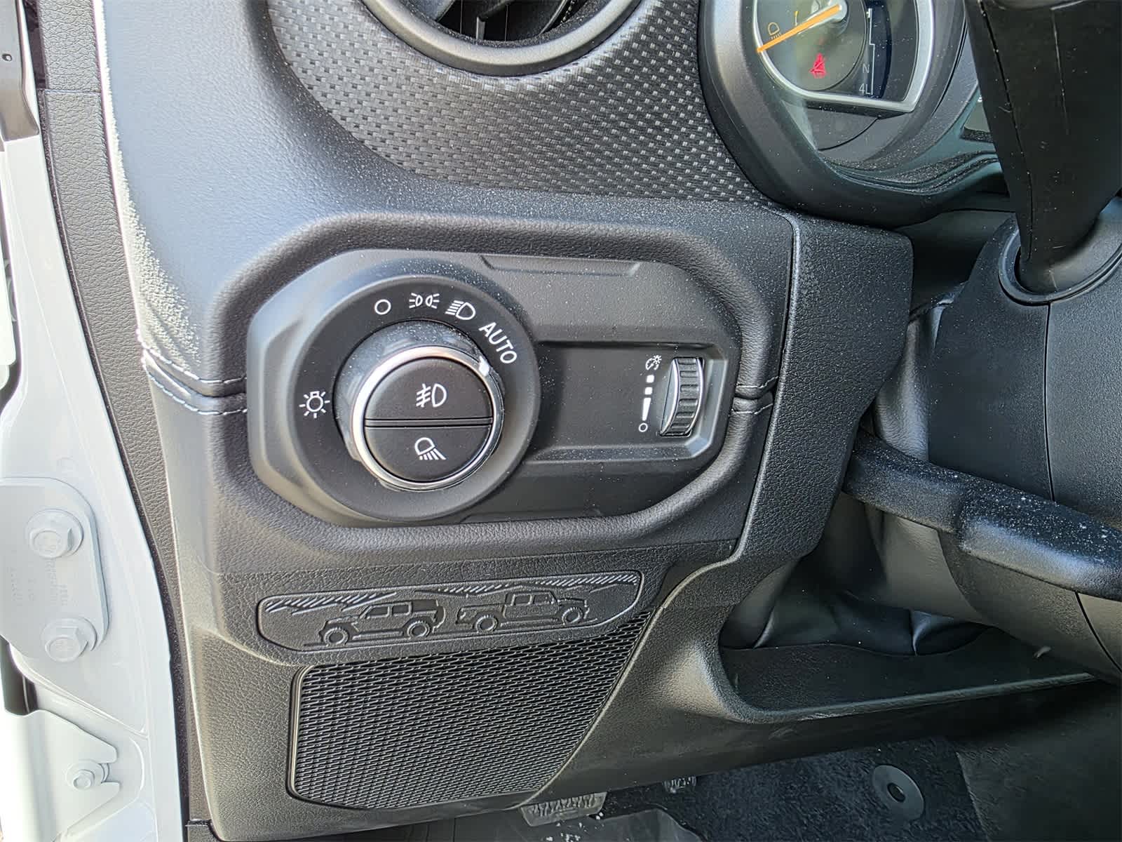 Thumbnail: 2025 Jeep Gladiator - 16