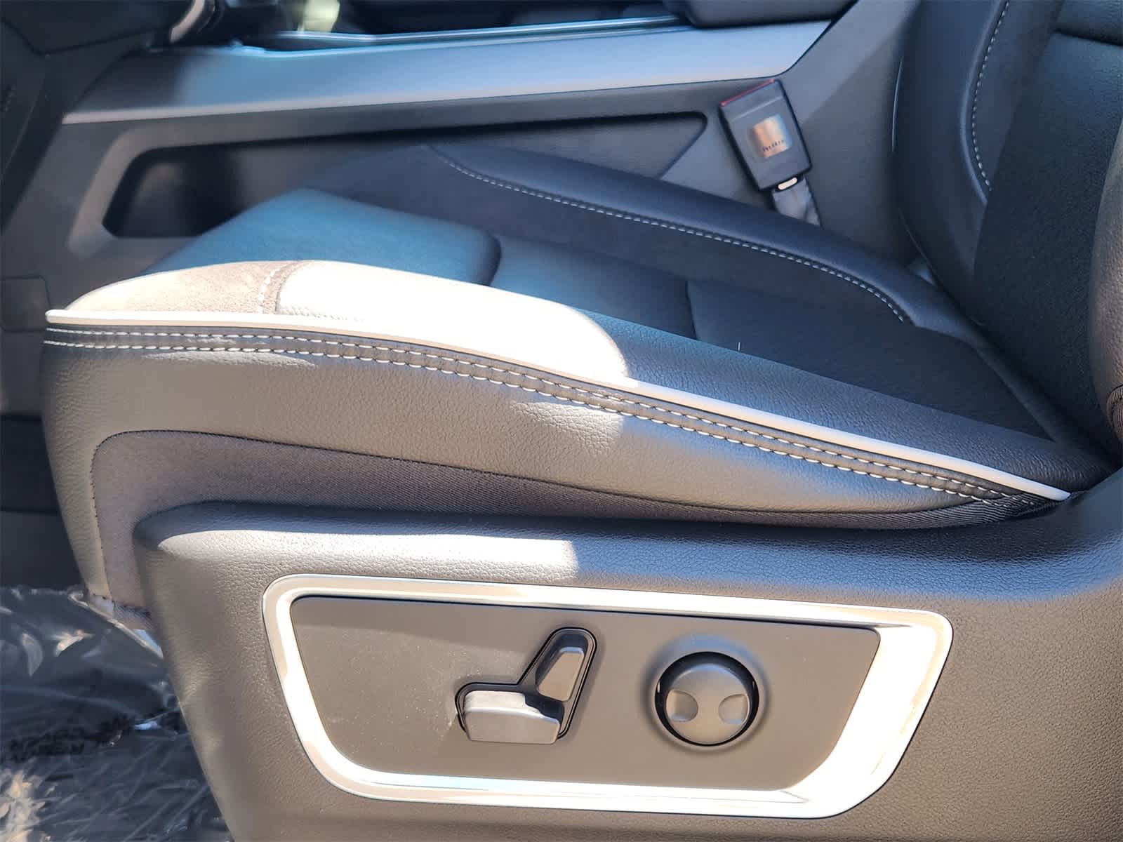 Thumbnail: 2026 RAM 1500 - 20