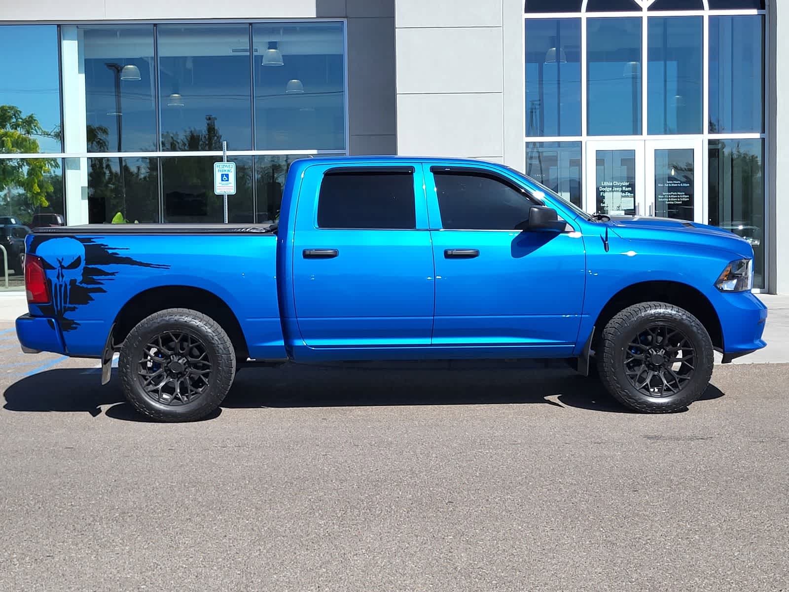 Thumbnail: 2019 RAM 1500 Classic - 4