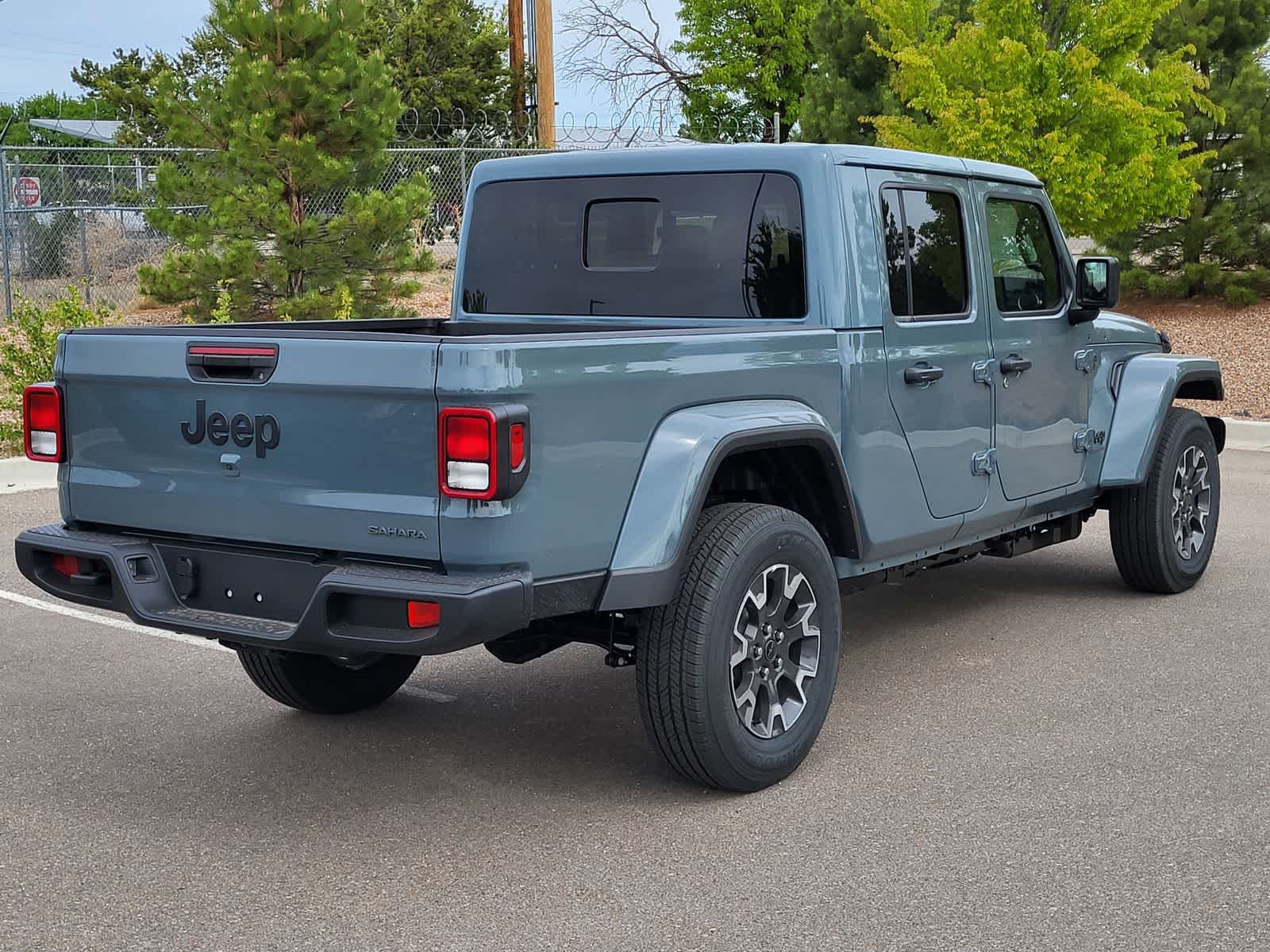 Thumbnail: 2026 Jeep Gladiator - 4