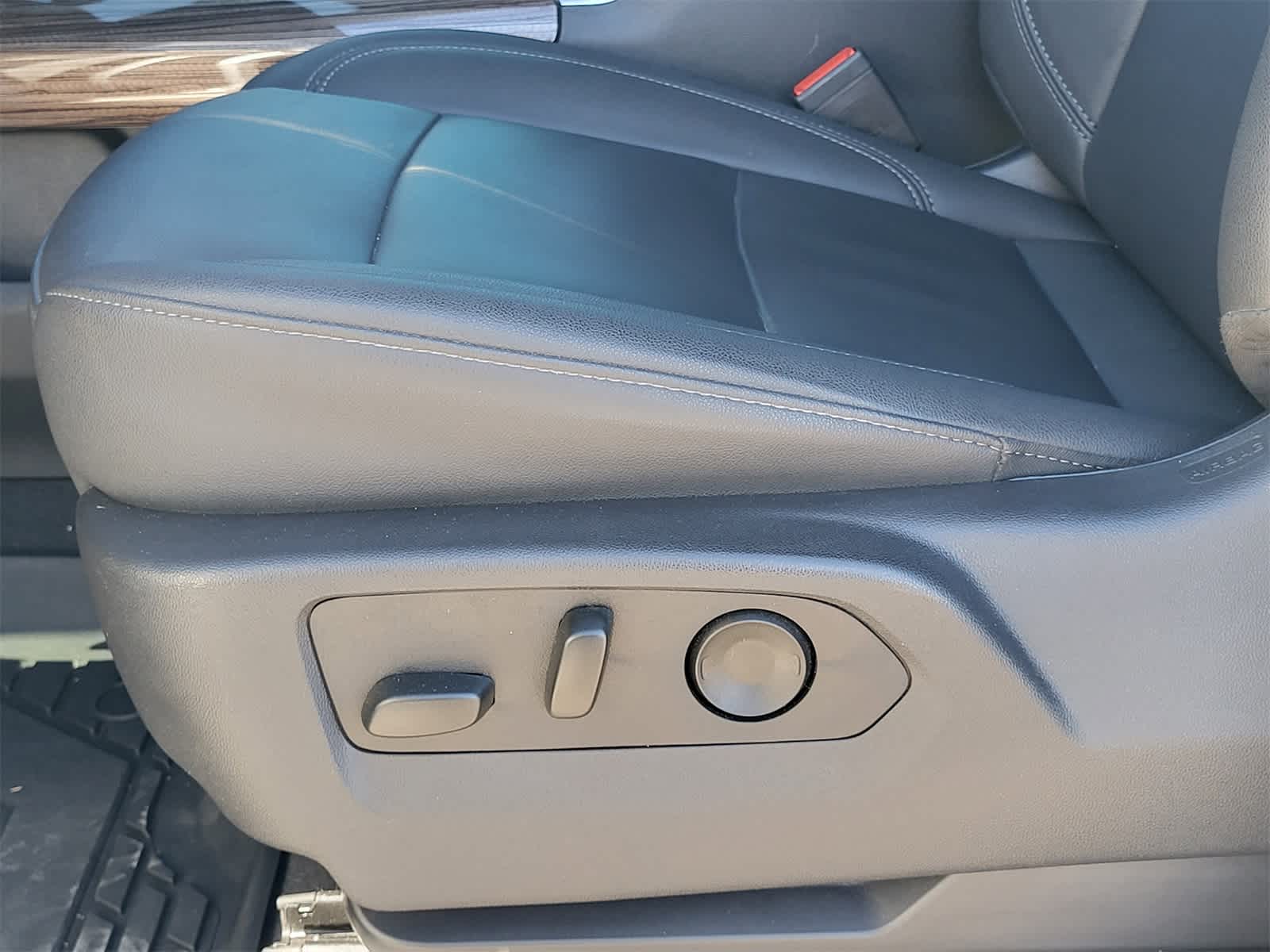 Thumbnail: 2025 Chevrolet Silverado 2500 - 21