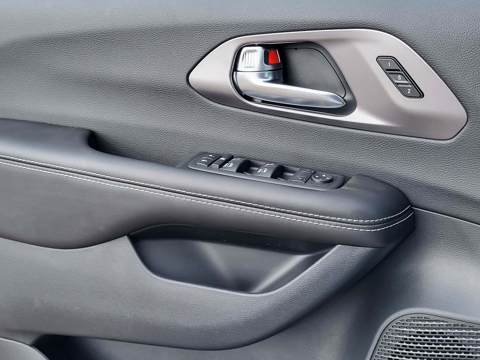 Thumbnail: 2026 Chrysler Pacifica - 15