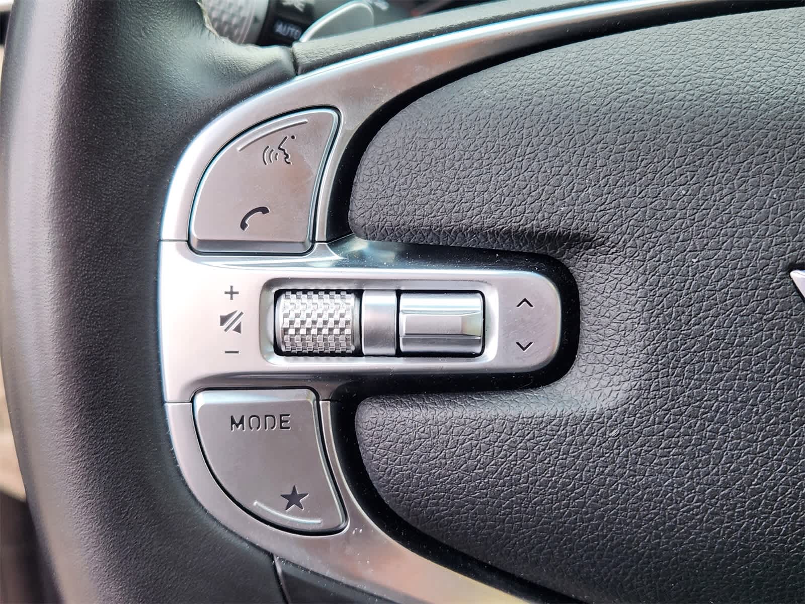 Thumbnail: 2022 Genesis GV70 - 18