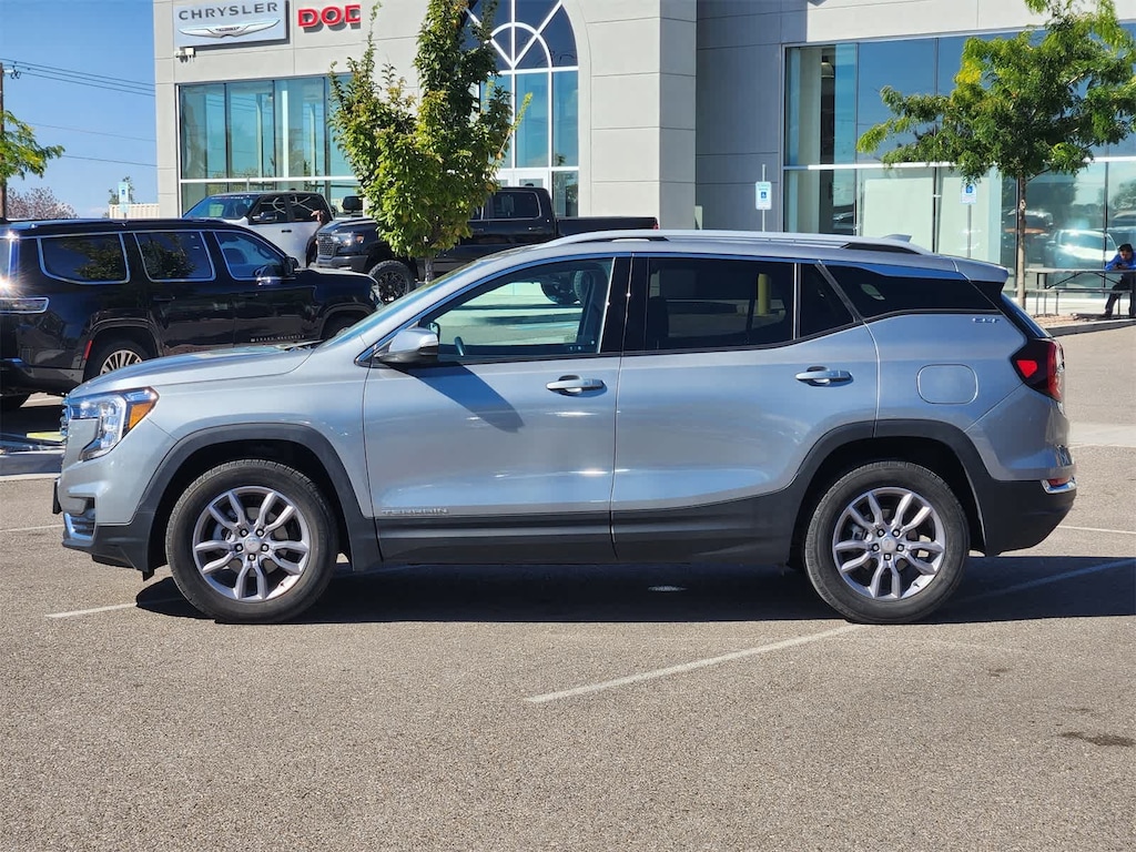 Used 2024 GMC Terrain SLT SUV