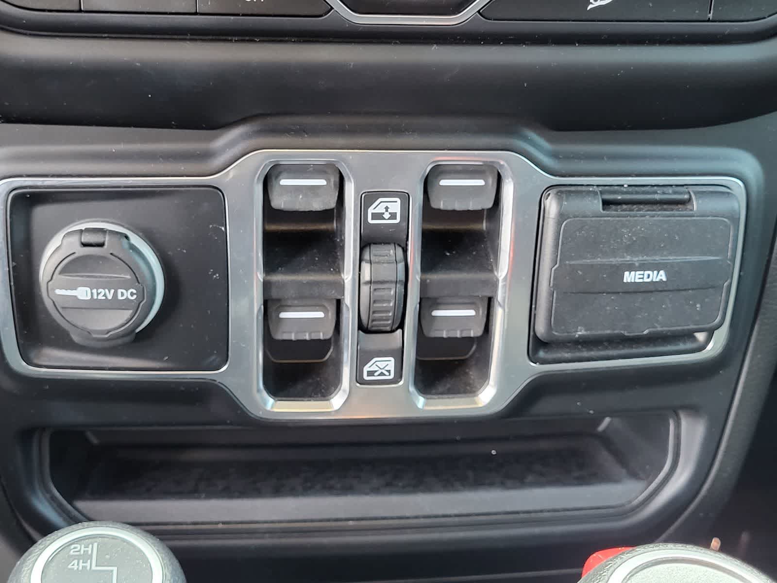 Thumbnail: 2020 Jeep Wrangler - 22