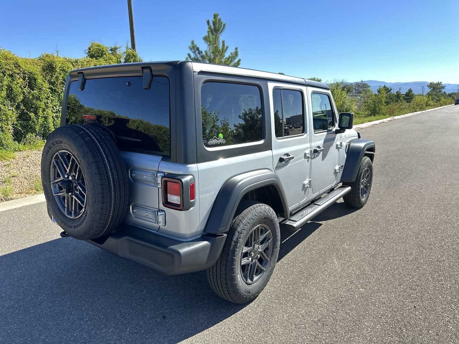 Thumbnail: 2024 Jeep Wrangler - 34