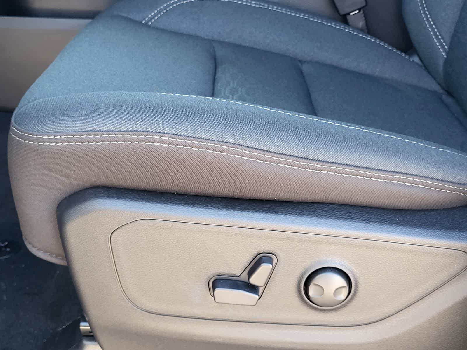 Thumbnail: 2026 RAM 1500 - 10