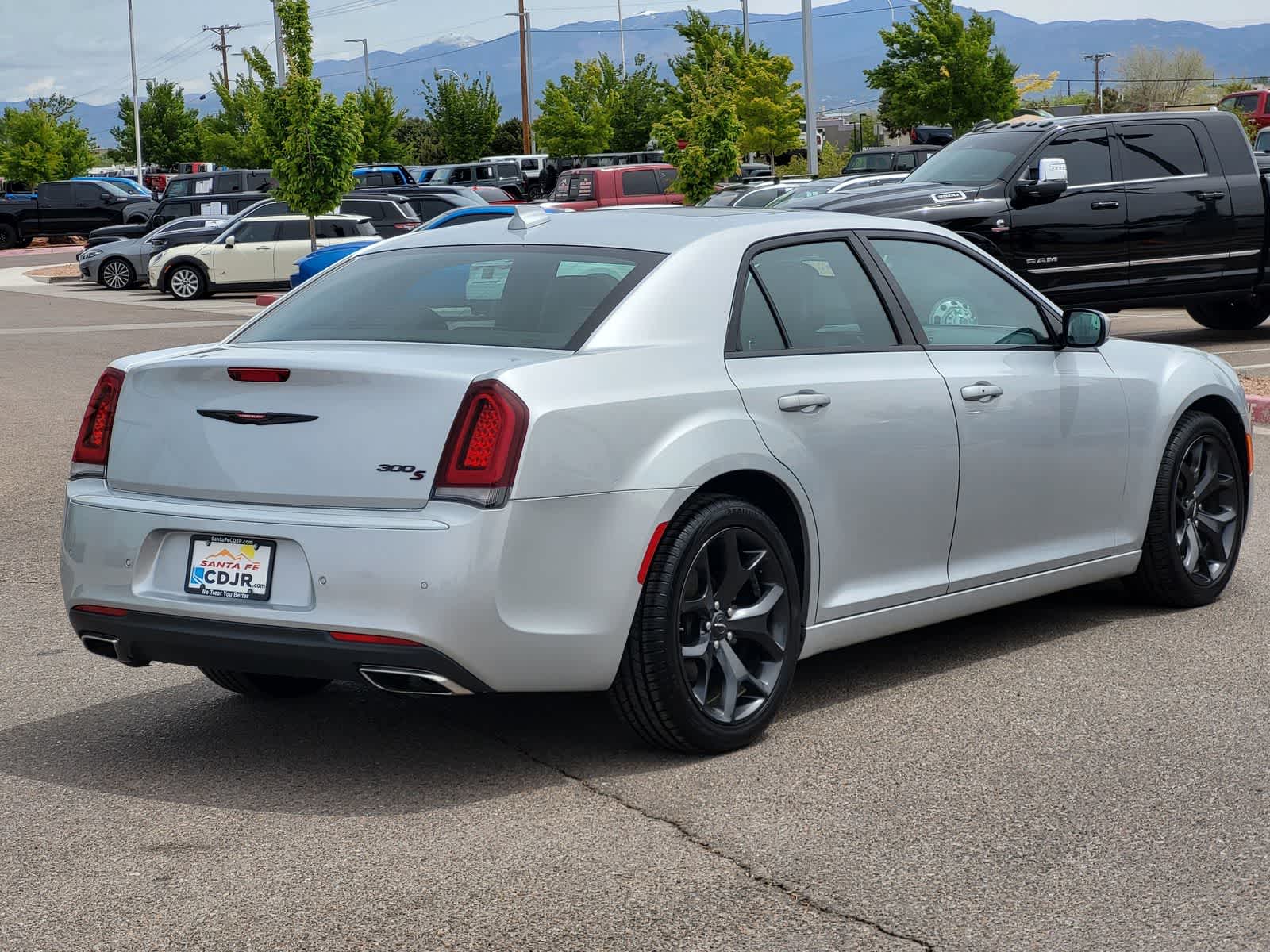 Thumbnail: 2023 Chrysler 300 - 5