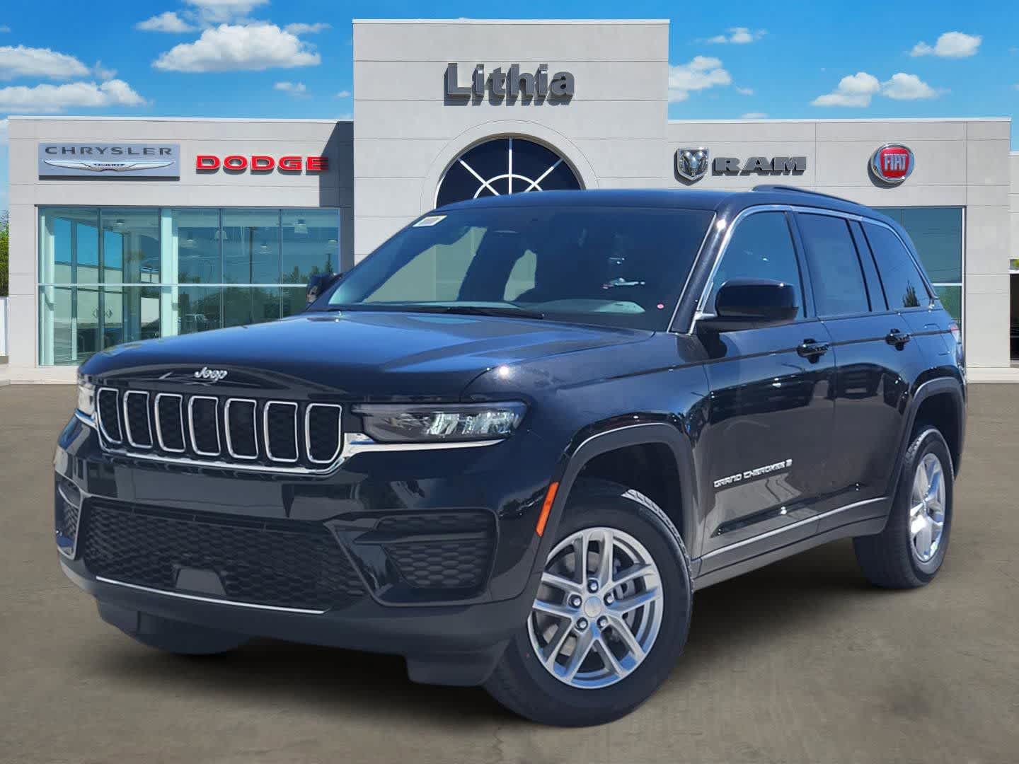 2026 Jeep Grand Cherokee Laredo X 4x4's photo