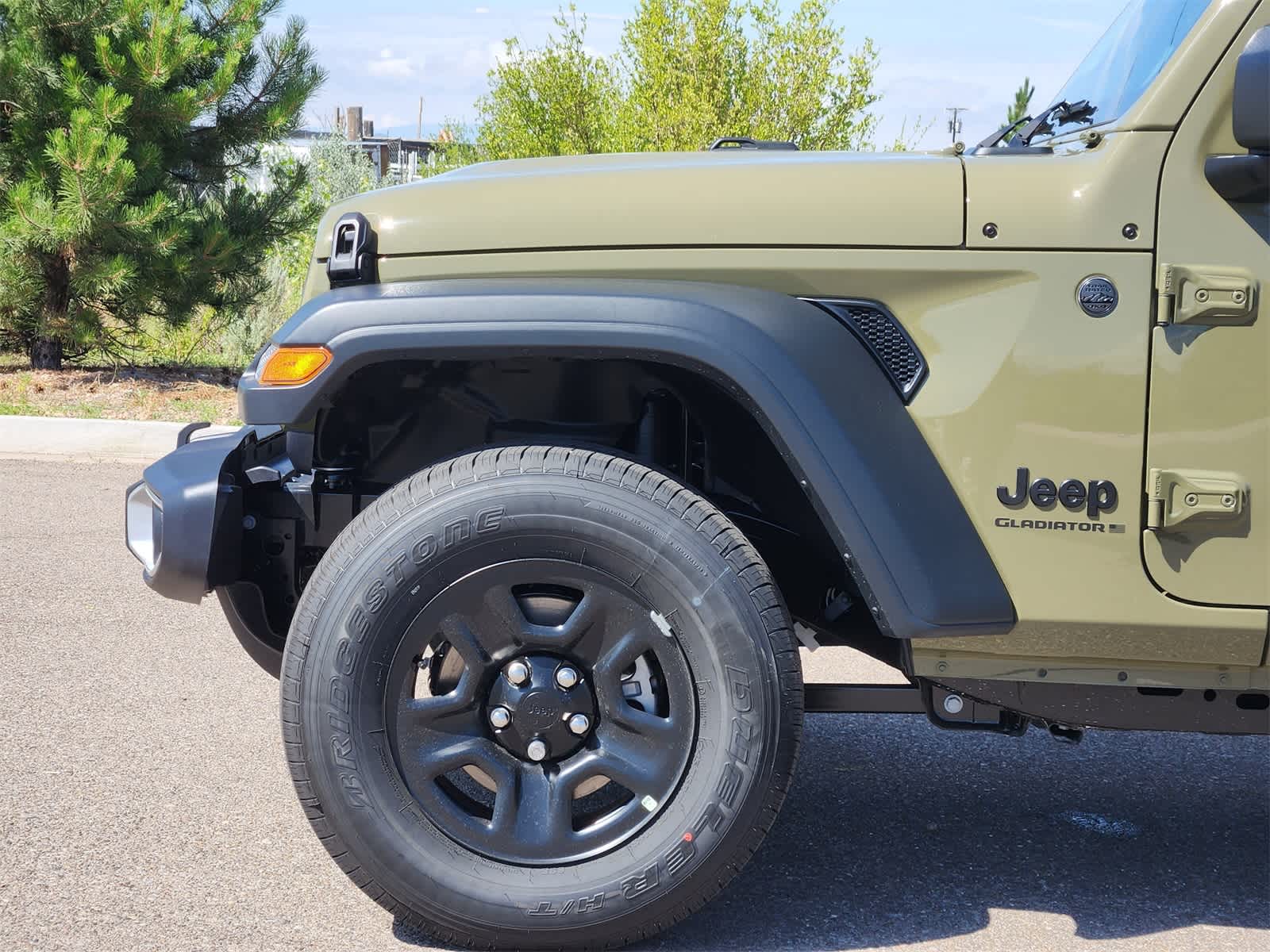 Thumbnail: 2025 Jeep Gladiator - 9