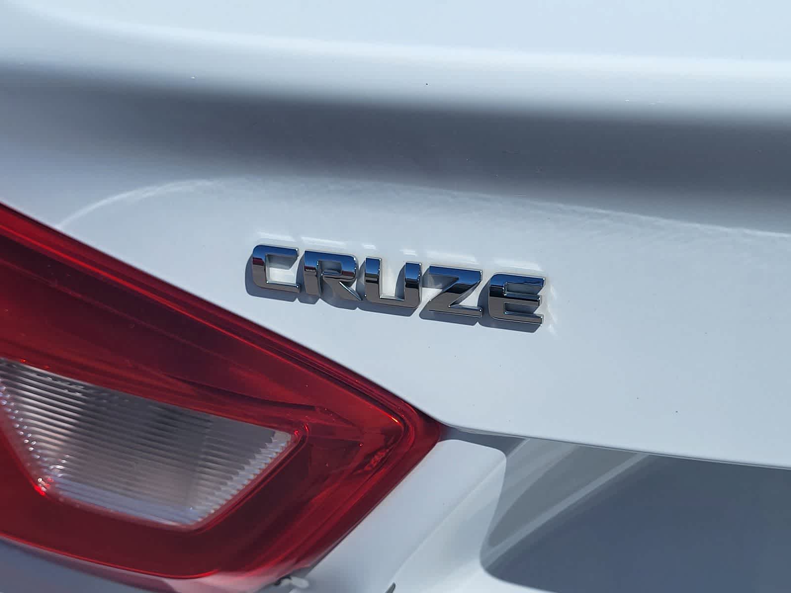 Thumbnail: 2017 Chevrolet Cruze - 11