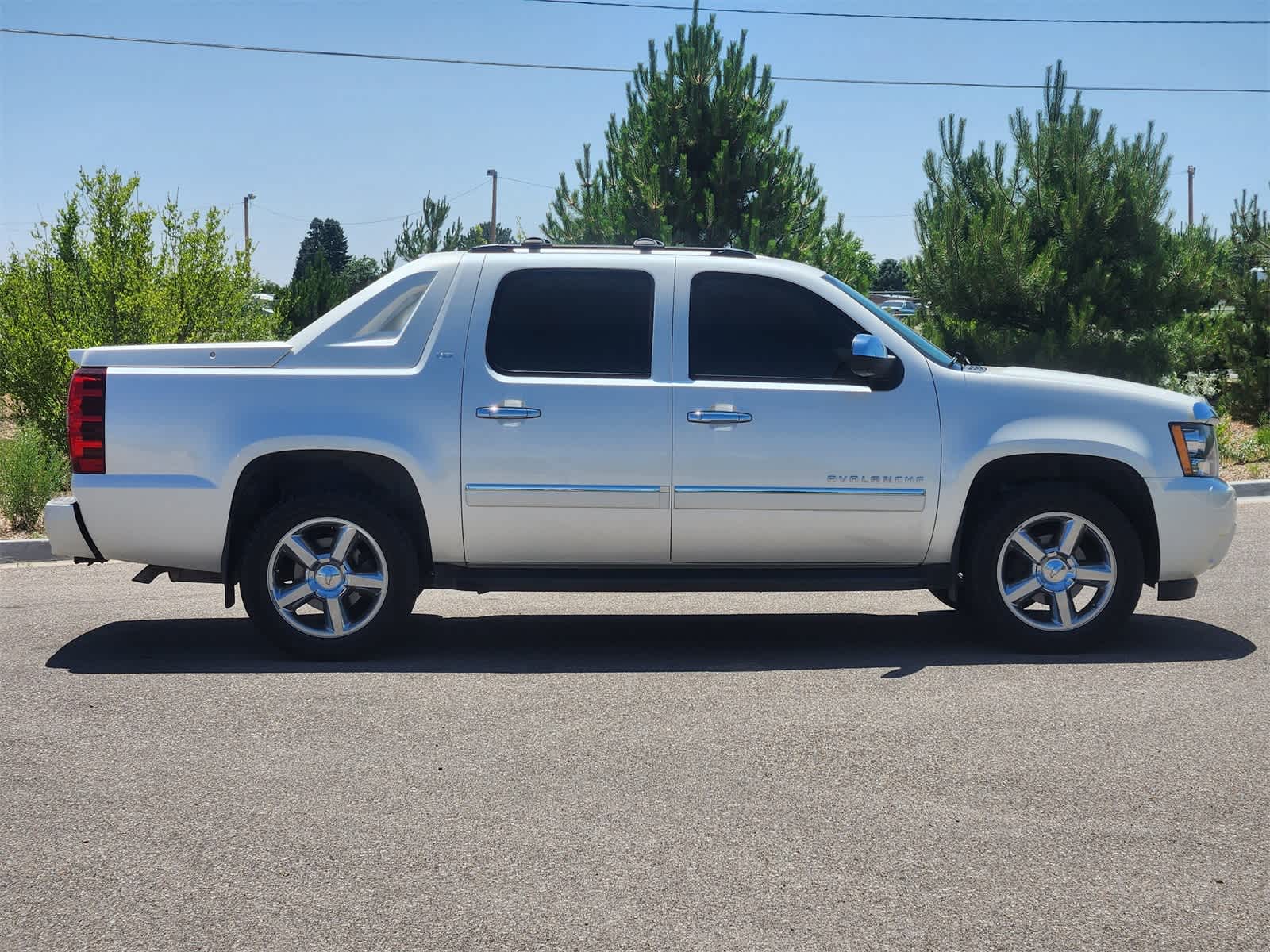 Thumbnail: 2011 Chevrolet Avalanche 1500 - 4
