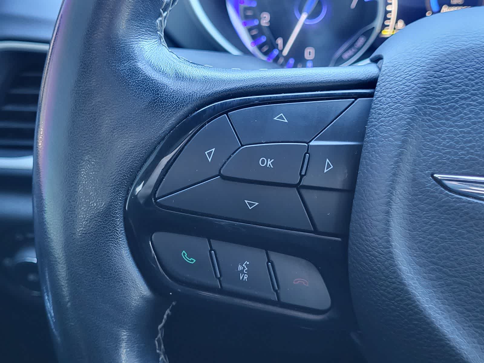 Thumbnail: 2020 Chrysler Pacifica - 17