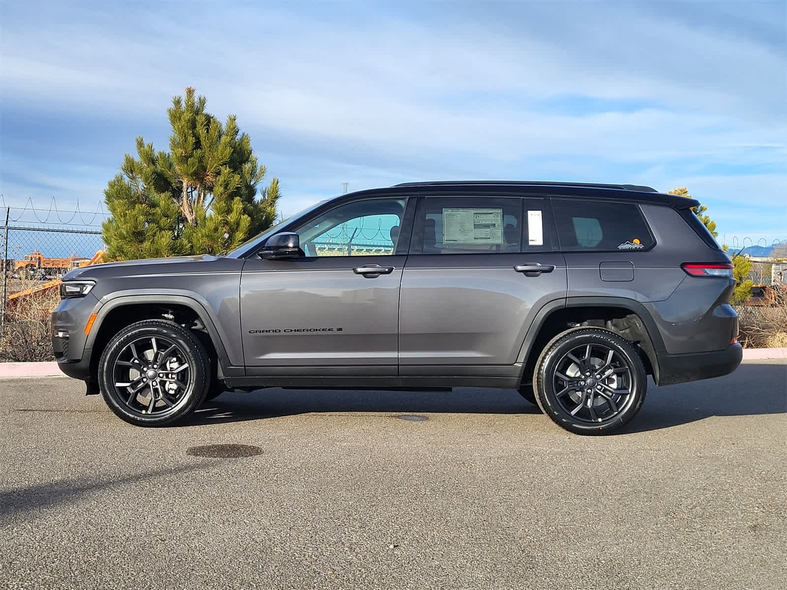 Thumbnail: 2025 Jeep Grand Cherokee L - 7