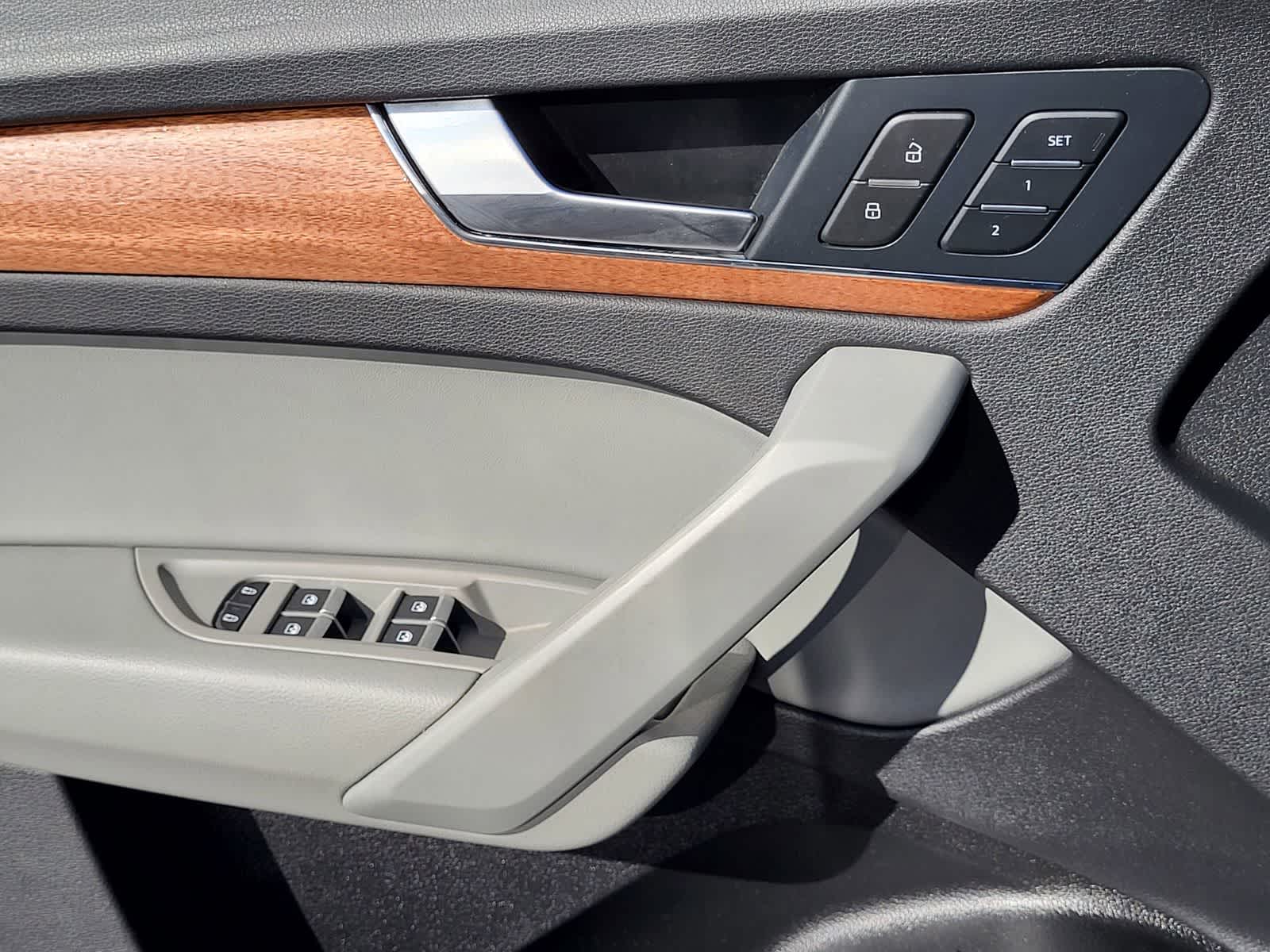 Thumbnail: 2022 Audi Q5 - 16