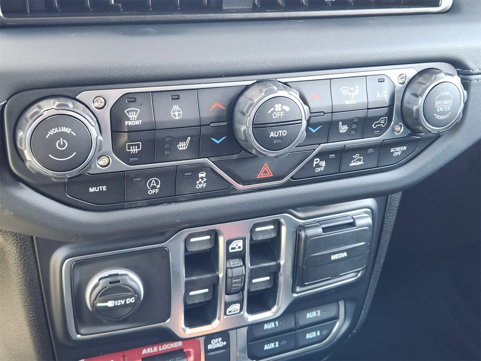 Thumbnail: 2025 Jeep Gladiator - 18