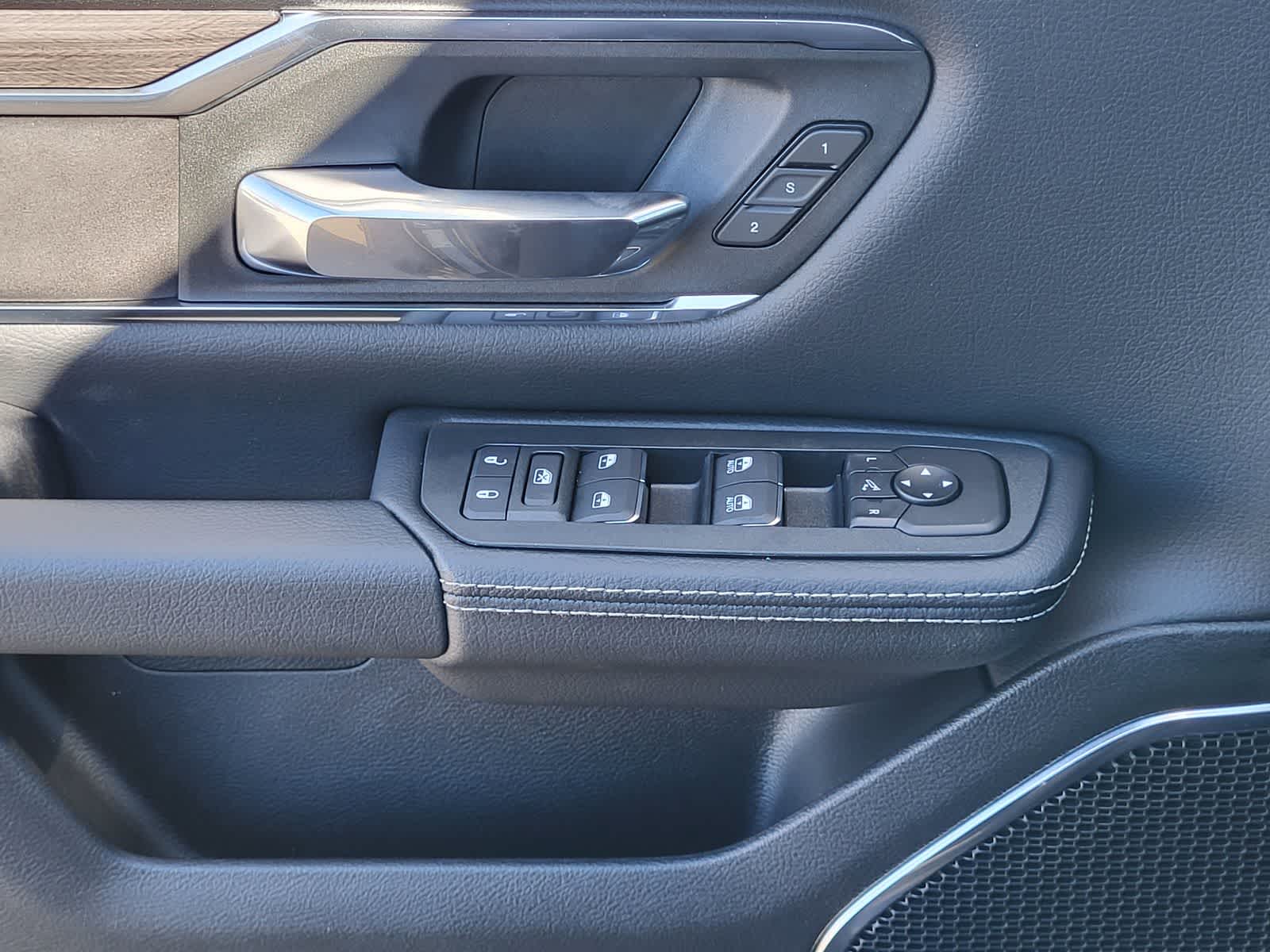 Thumbnail: 2026 RAM 1500 - 12