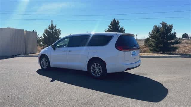 Thumbnail: 2025 Chrysler Pacifica - 6
