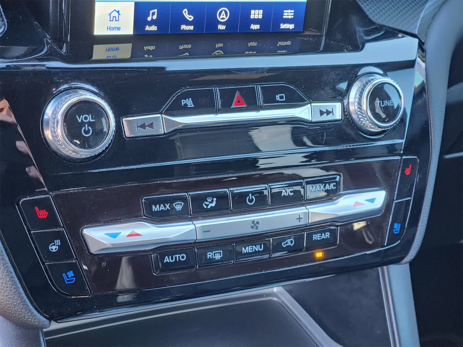 Thumbnail: 2022 Ford Explorer - 18