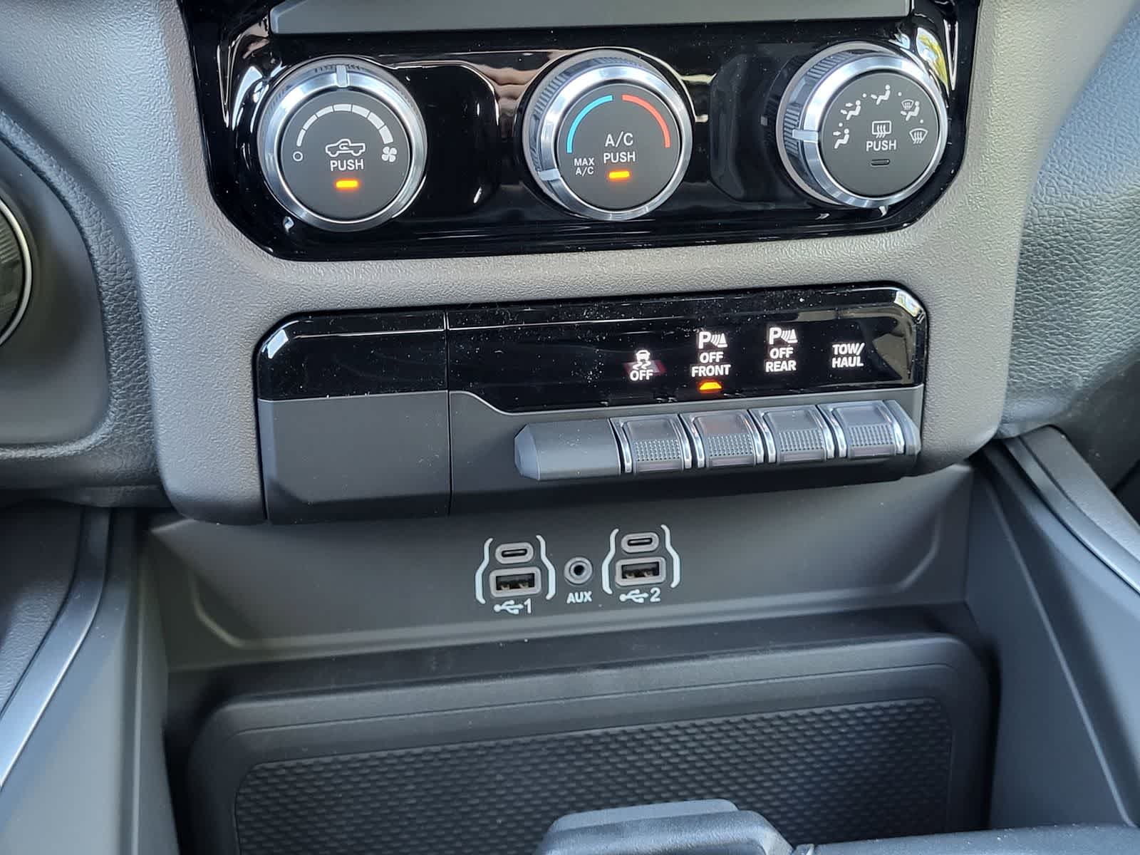 Thumbnail: 2026 RAM 1500 - 17