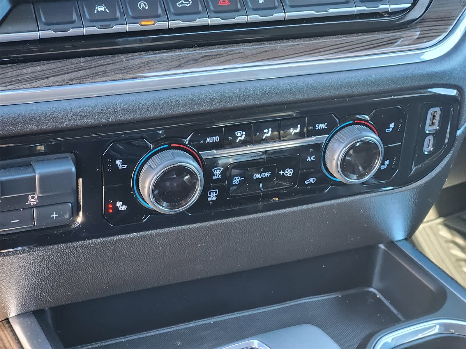 Thumbnail: 2025 Chevrolet Silverado 1500 - 21