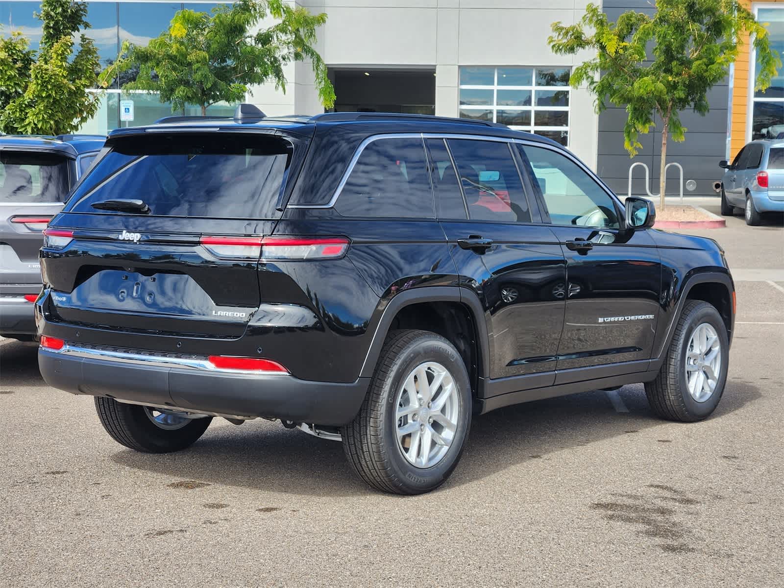 Thumbnail: 2025 Jeep Grand Cherokee - 5