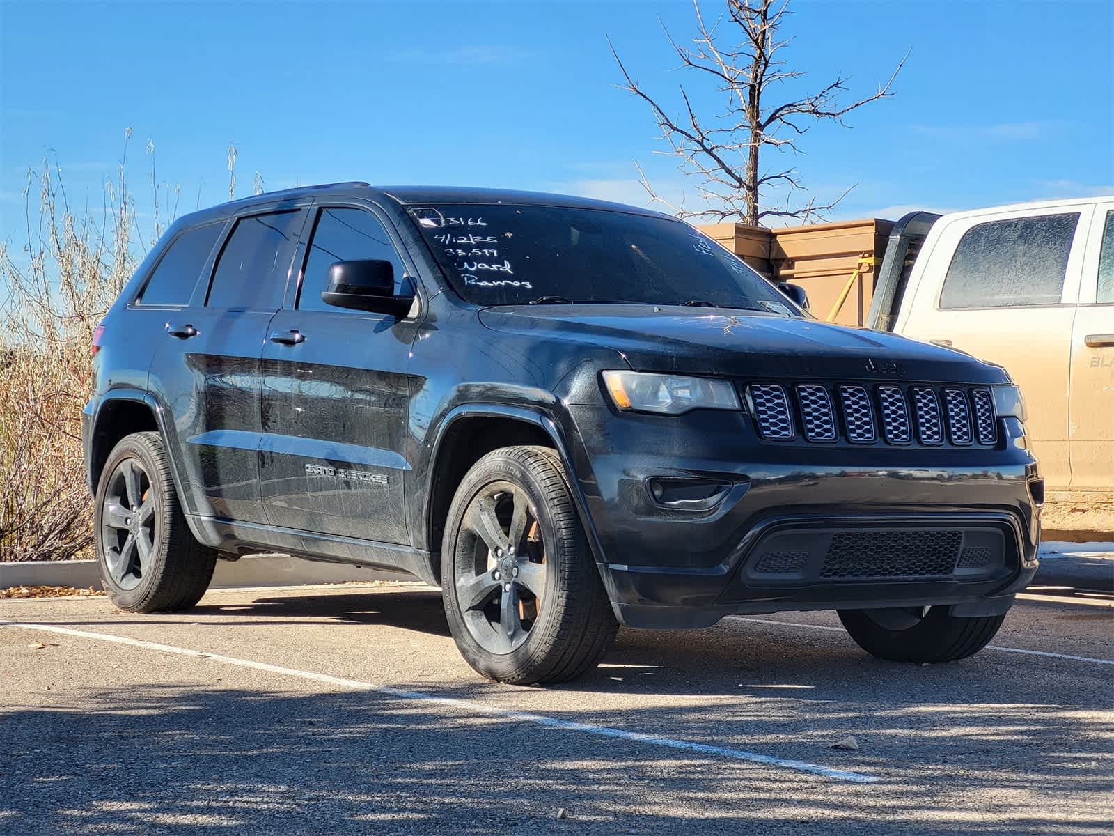 2018 Jeep Grand Cherokee Laredo photo 2