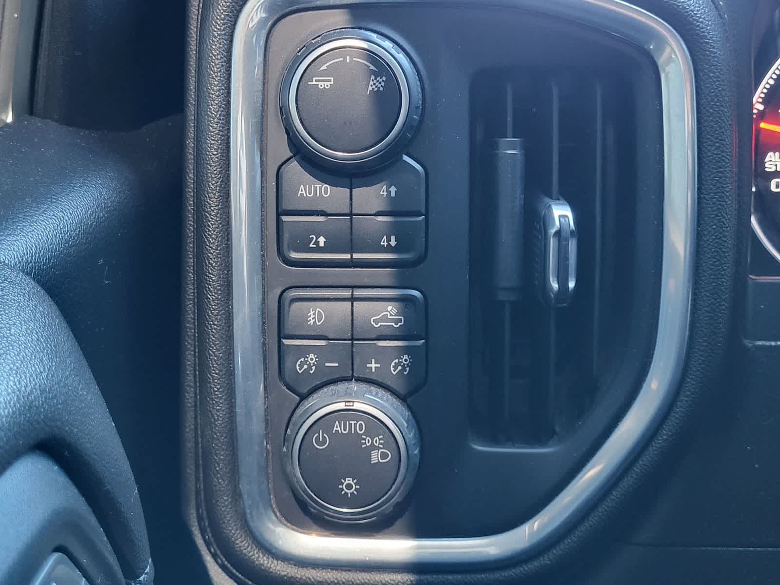 Thumbnail: 2019 Chevrolet Silverado 1500 - 16