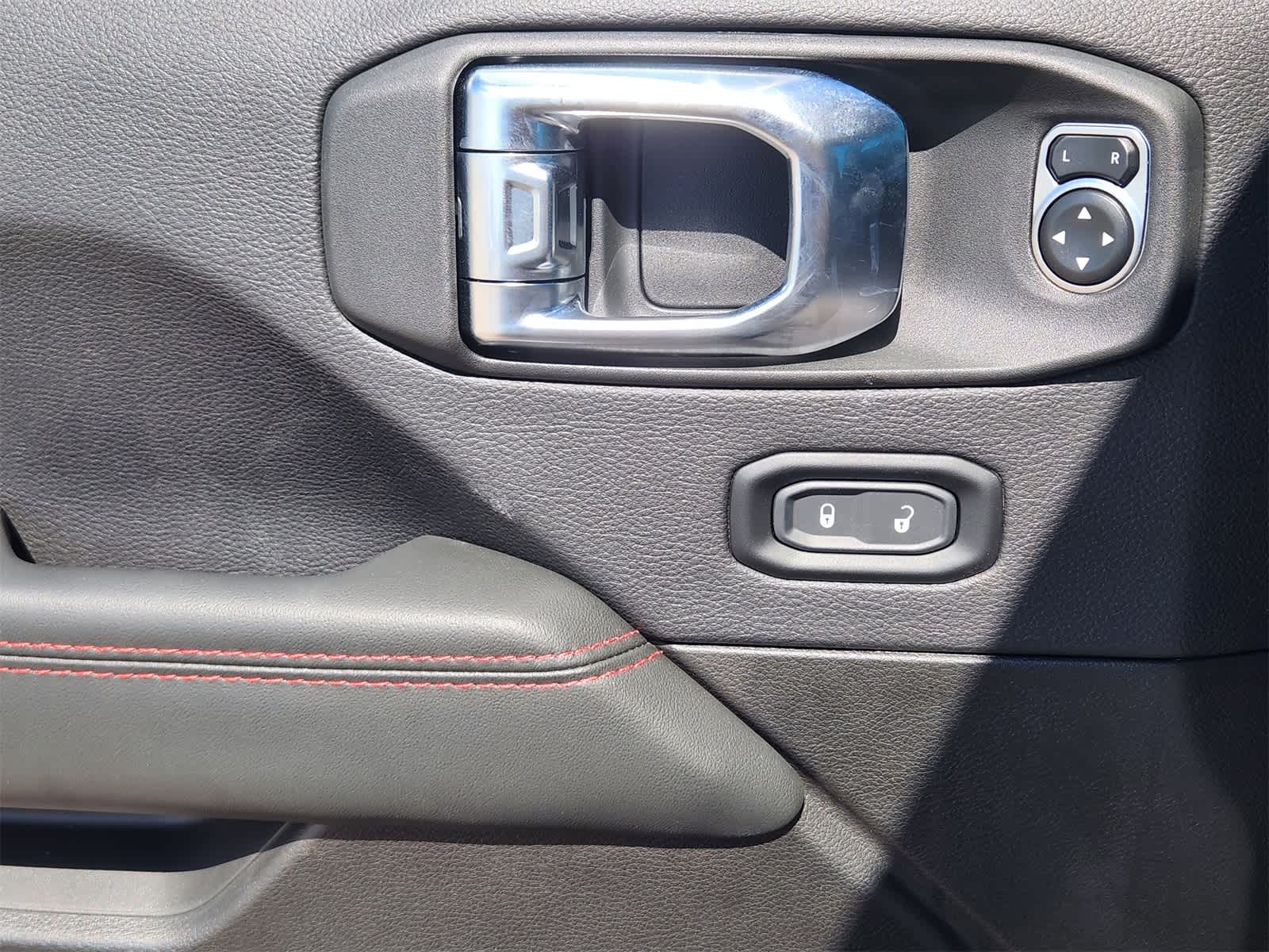 Thumbnail: 2025 Jeep Gladiator - 19