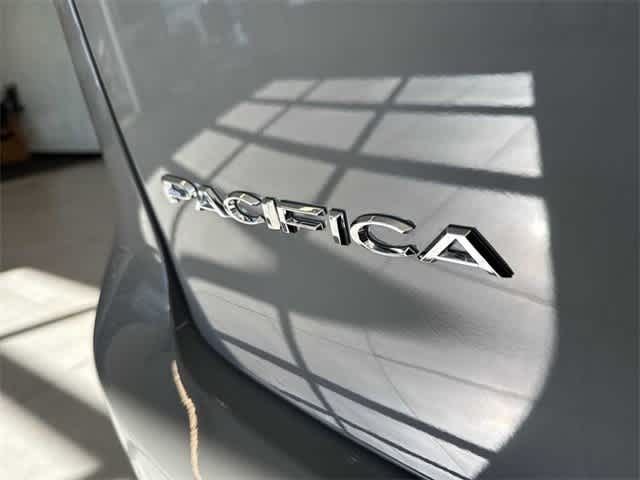 Thumbnail: 2025 Chrysler Pacifica - 15