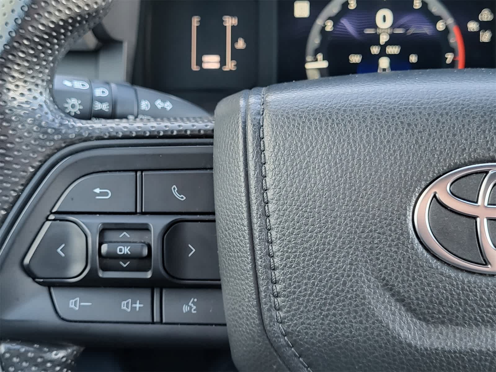 Thumbnail: 2025 Toyota Tacoma - 25