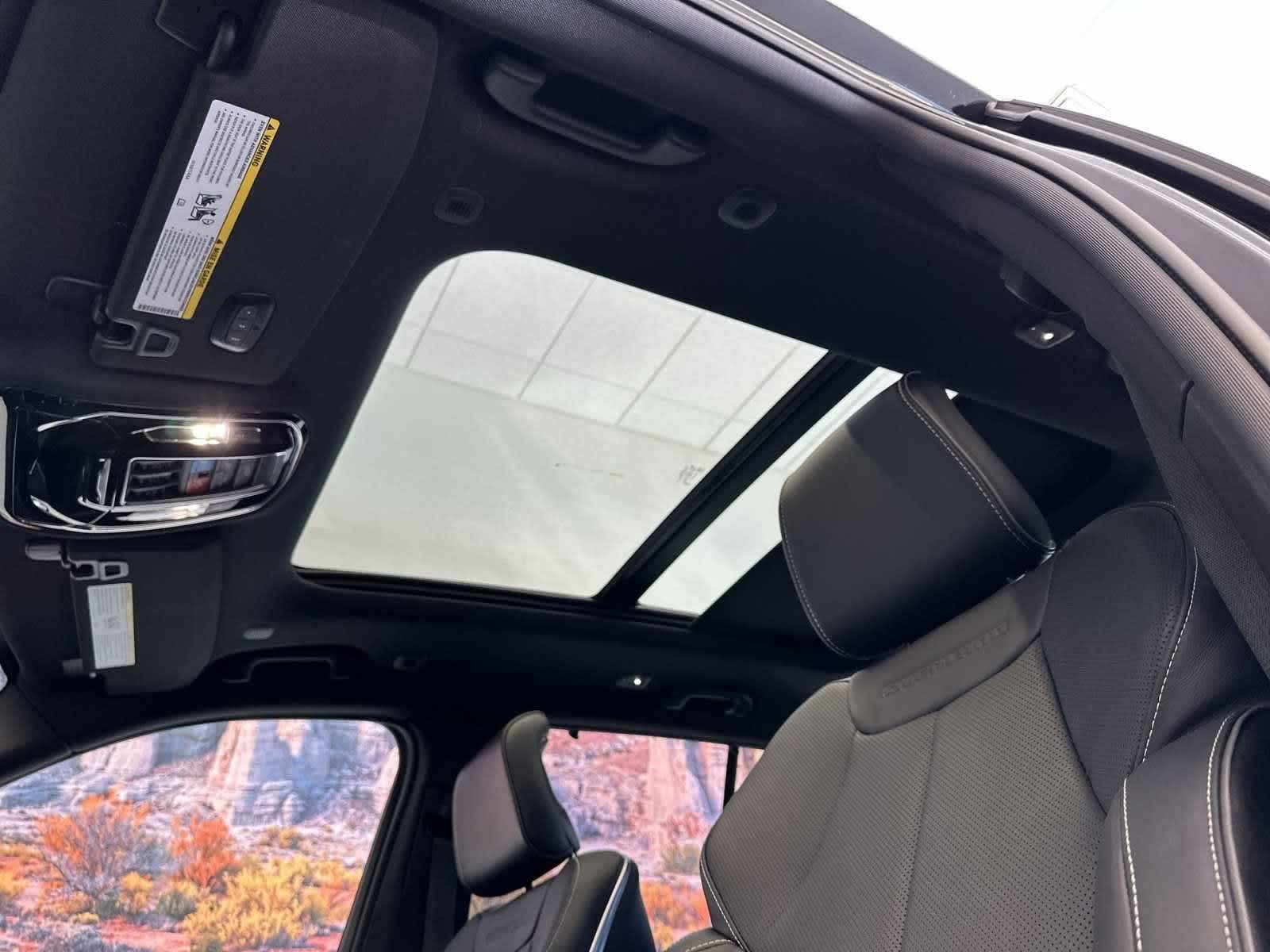 Thumbnail: 2024 Jeep Grand Cherokee - 31