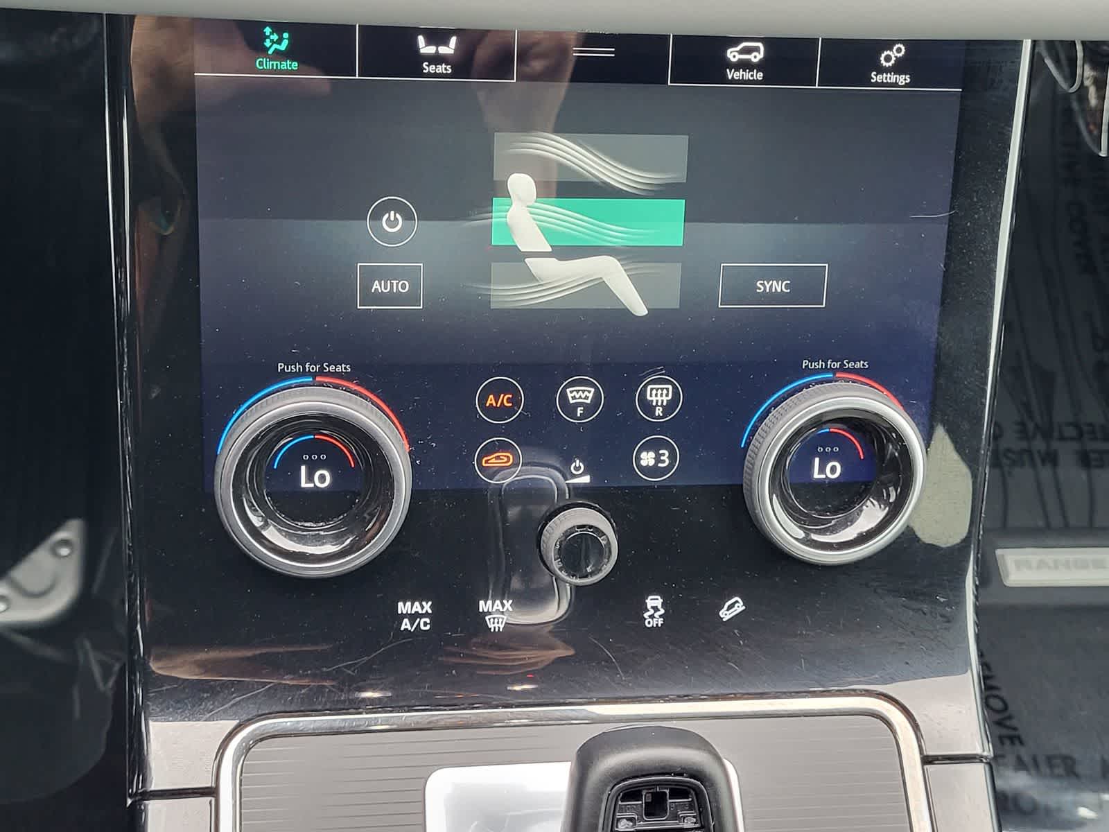 Thumbnail: 2020 Land Rover Range Rover Evoque - 24