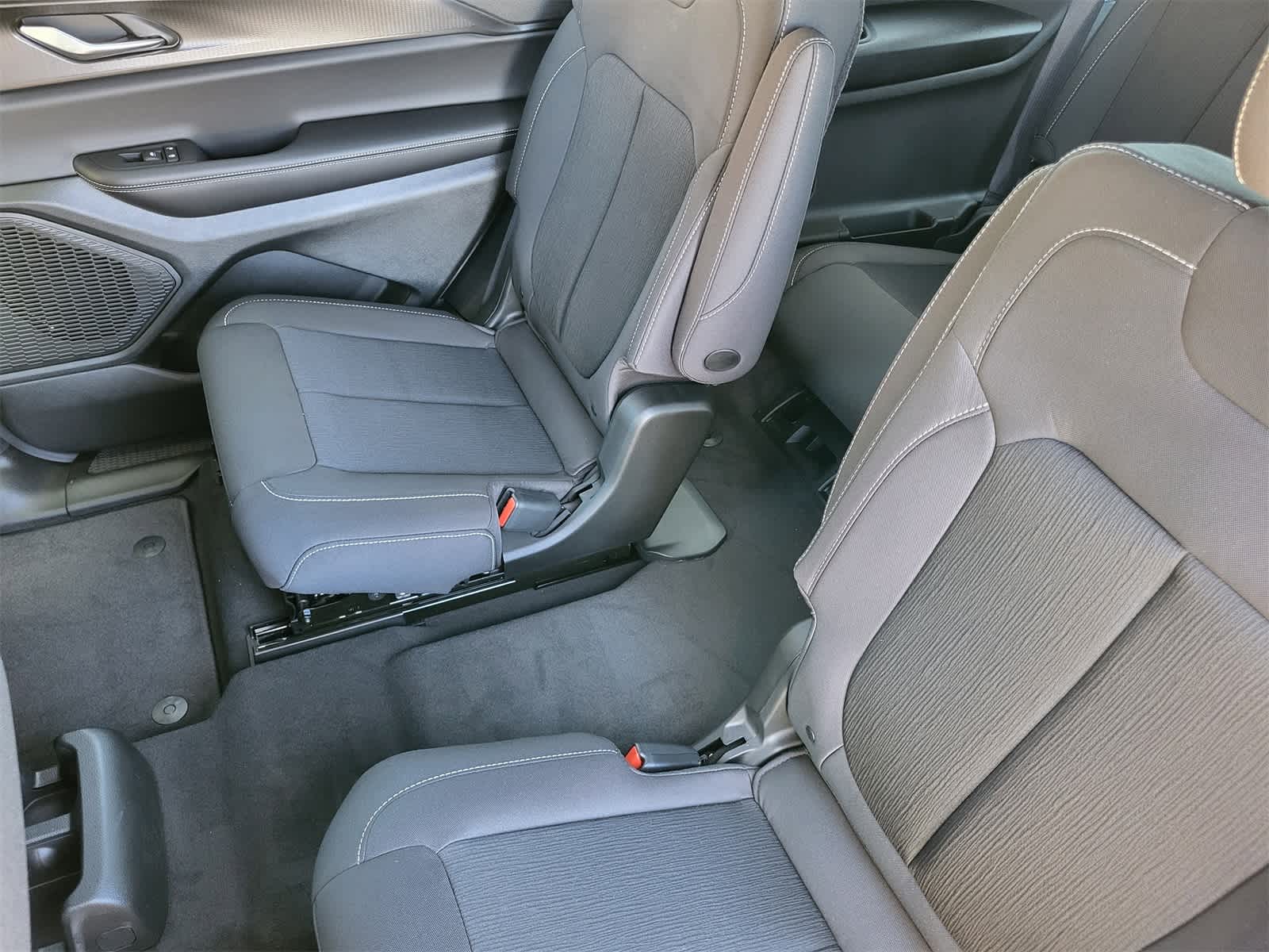 Thumbnail: 2025 Jeep Grand Cherokee L - 21