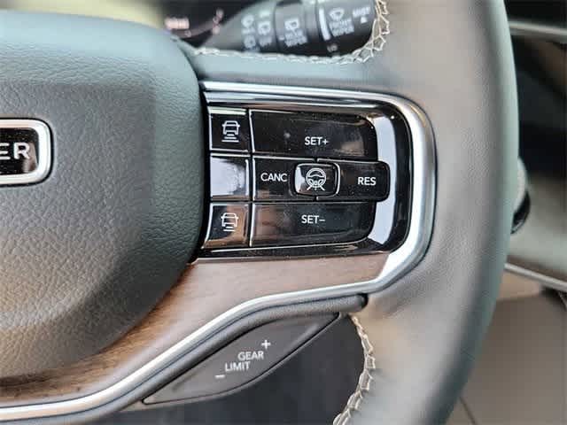 Thumbnail: 2024 Jeep Grand Wagoneer L - 19
