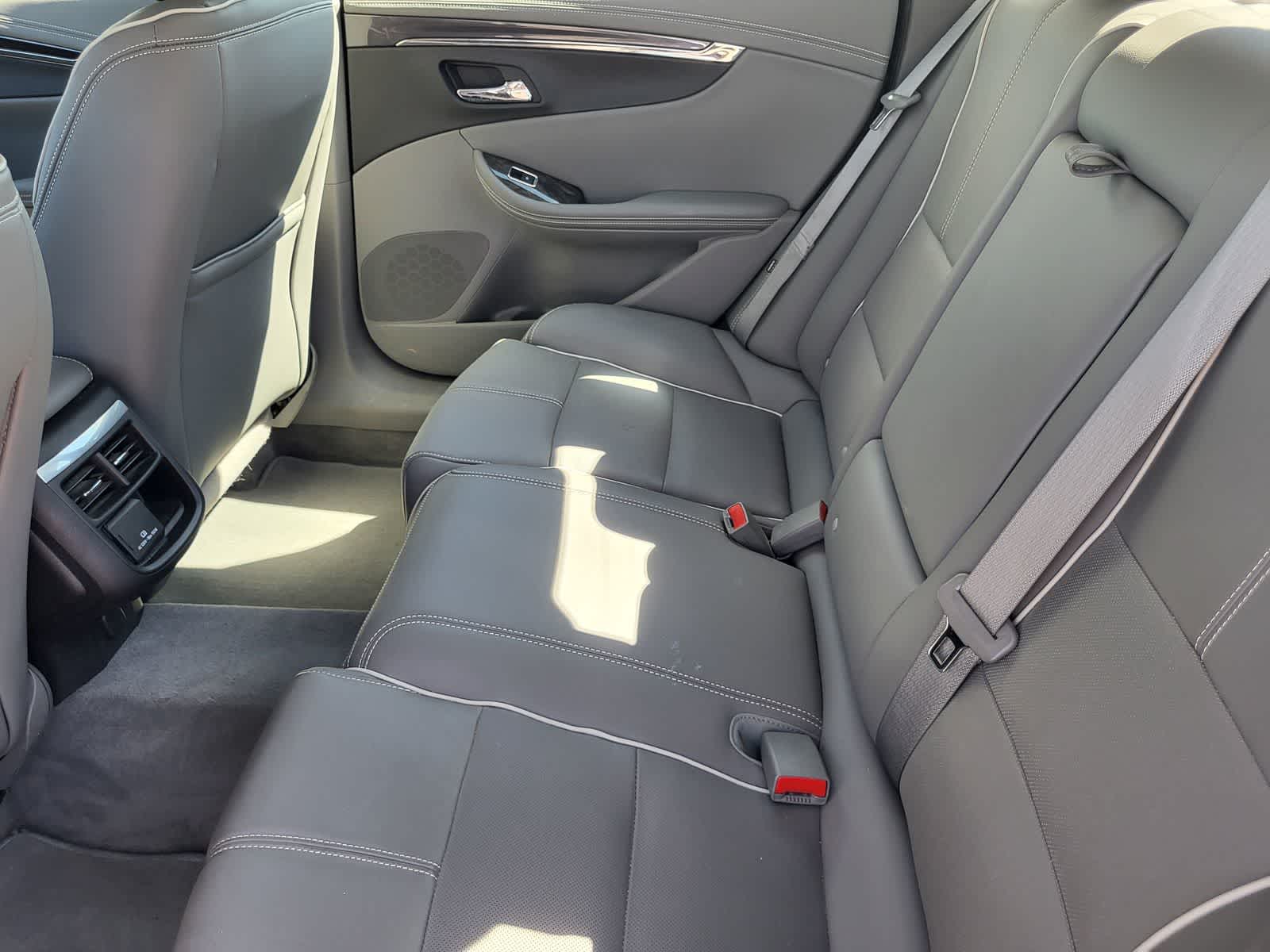 Thumbnail: 2015 Chevrolet Impala - 31