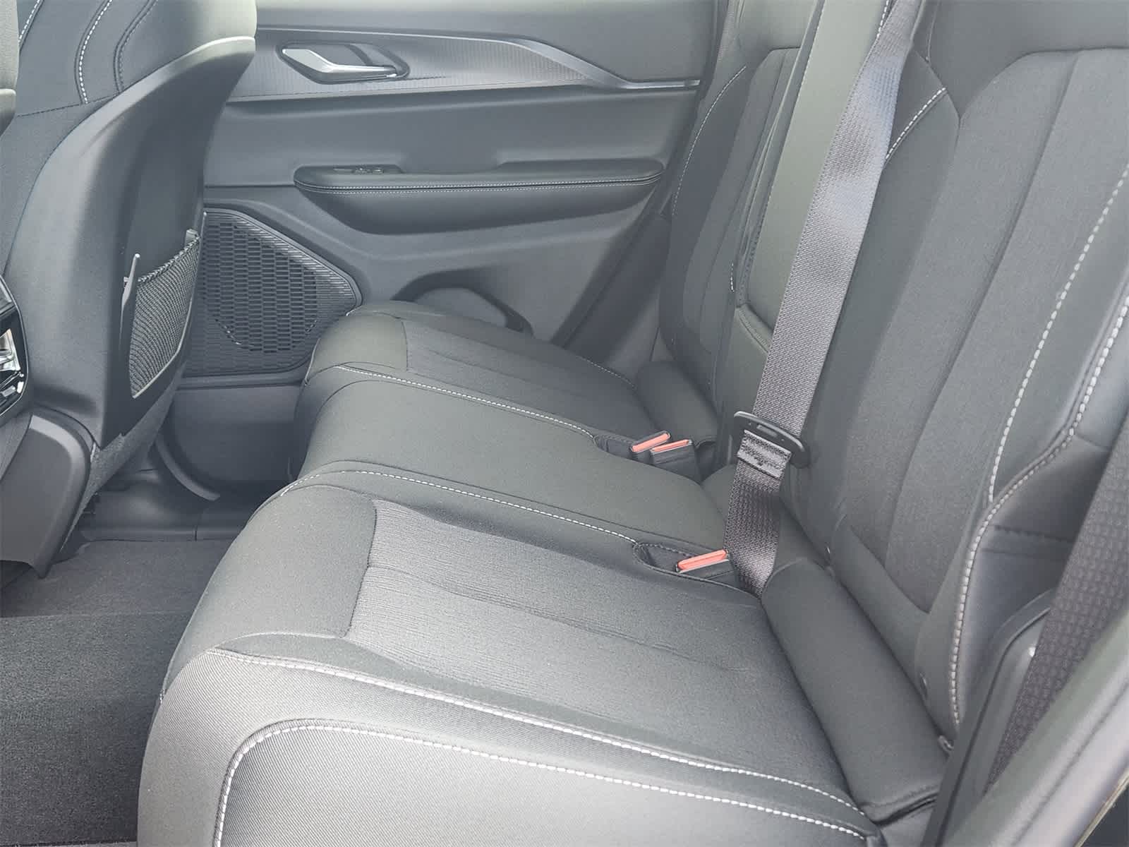 Thumbnail: 2025 Jeep Grand Cherokee - 24