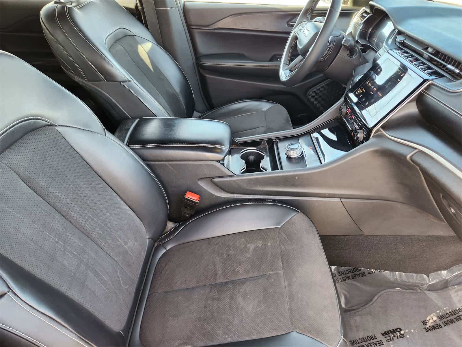 Thumbnail: 2023 Jeep Grand Cherokee - 30