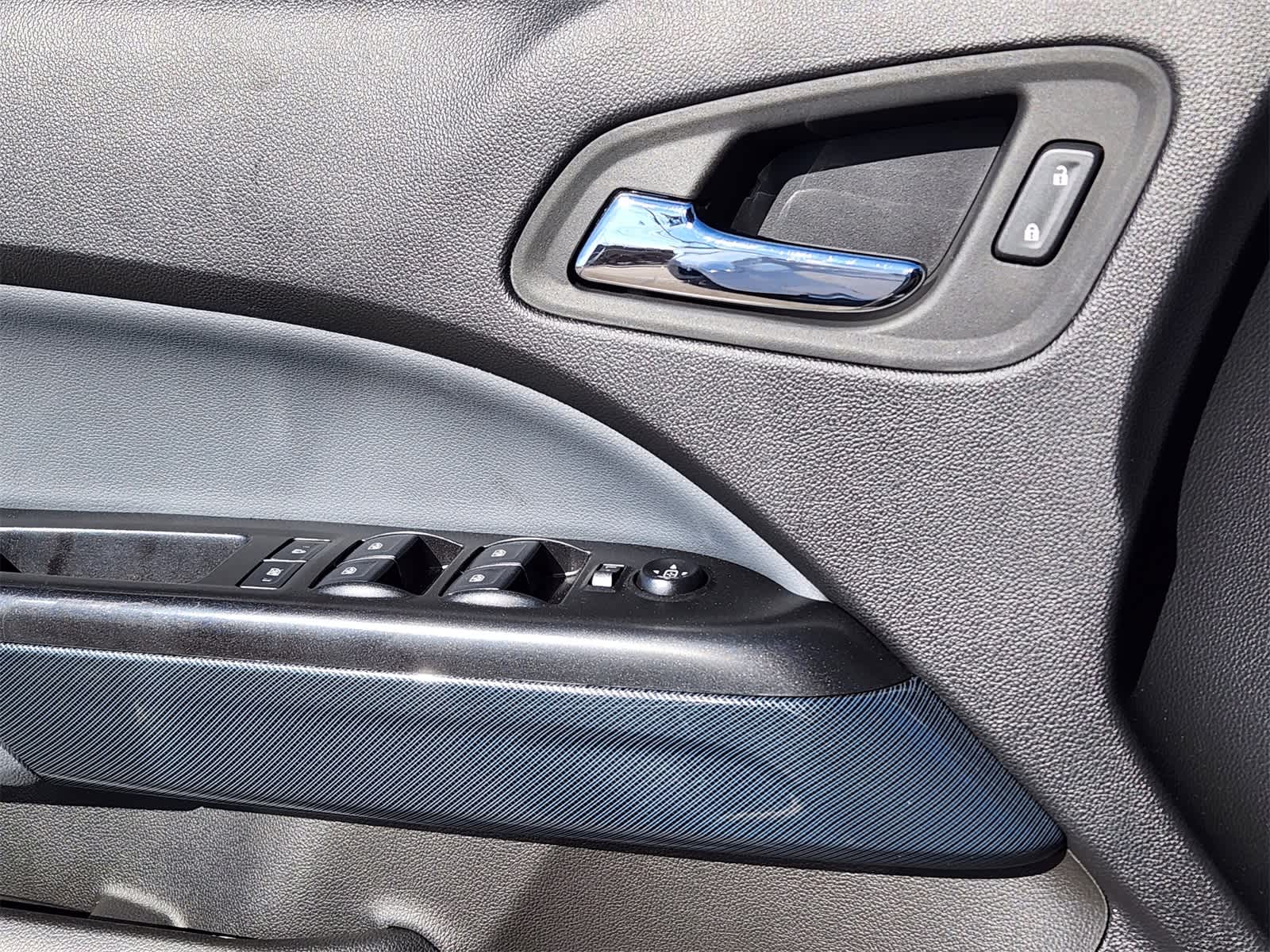 Thumbnail: 2022 Chevrolet Colorado - 11