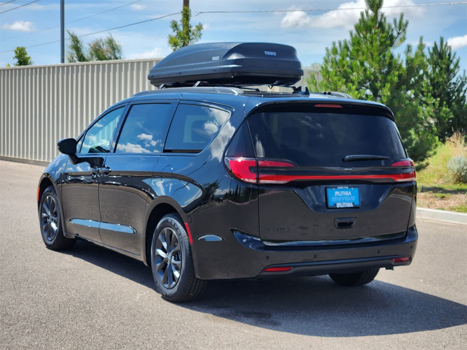 Thumbnail: 2025 Chrysler Pacifica - 7