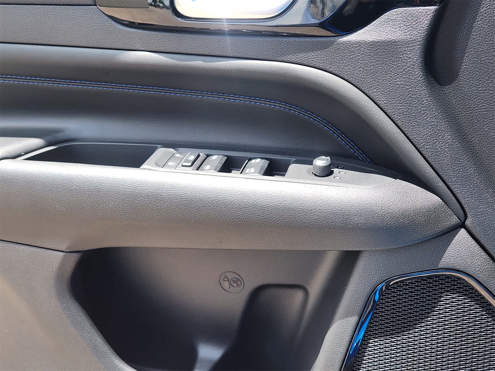 Thumbnail: 2025 Jeep Compass - 19