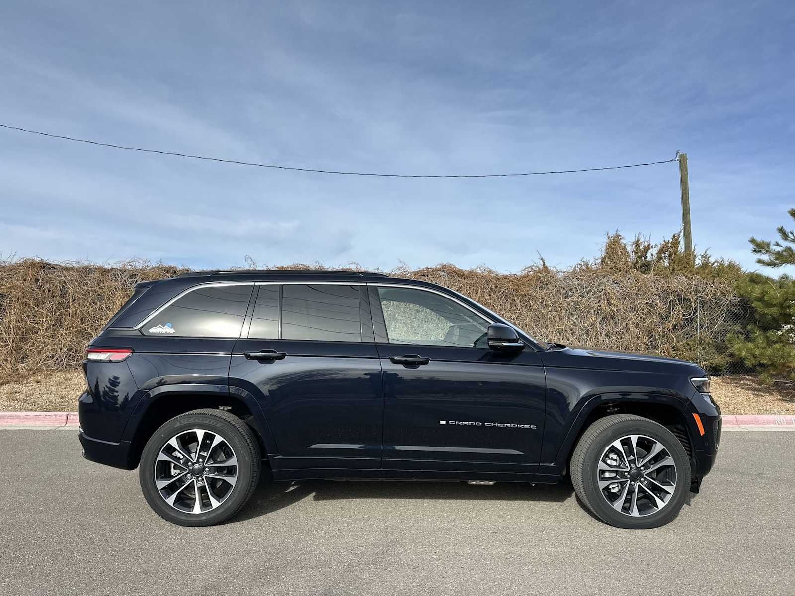 2024 Jeep Grand Cherokee Overland 4xe 35