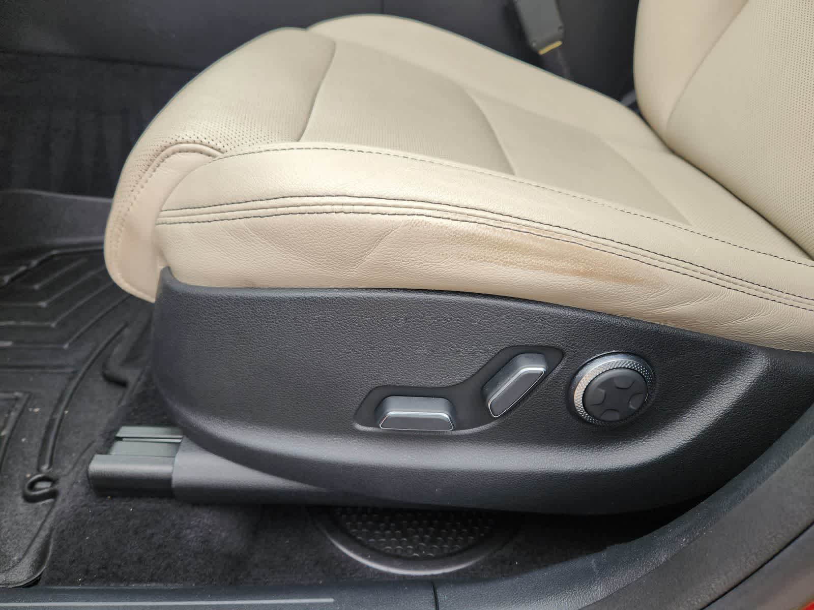 Thumbnail: 2022 Genesis GV70 - 14