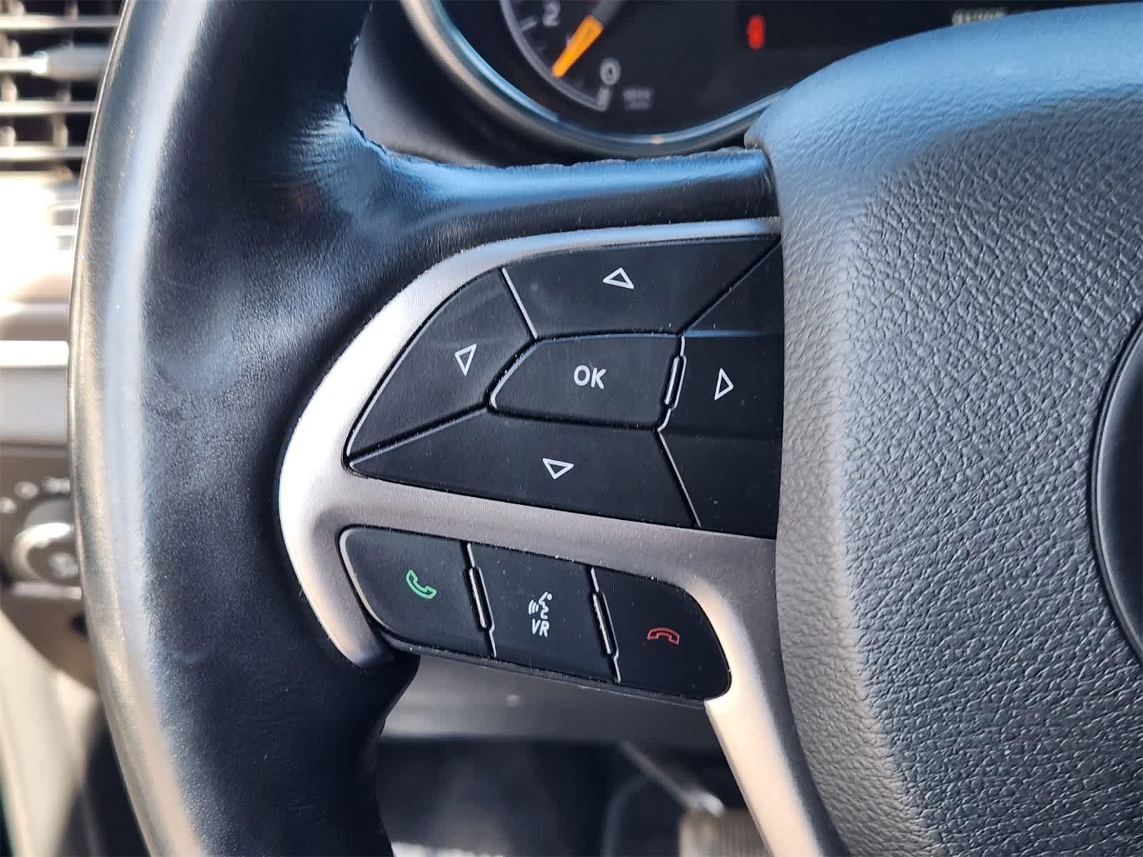 Thumbnail: 2021 Jeep Grand Cherokee - 15