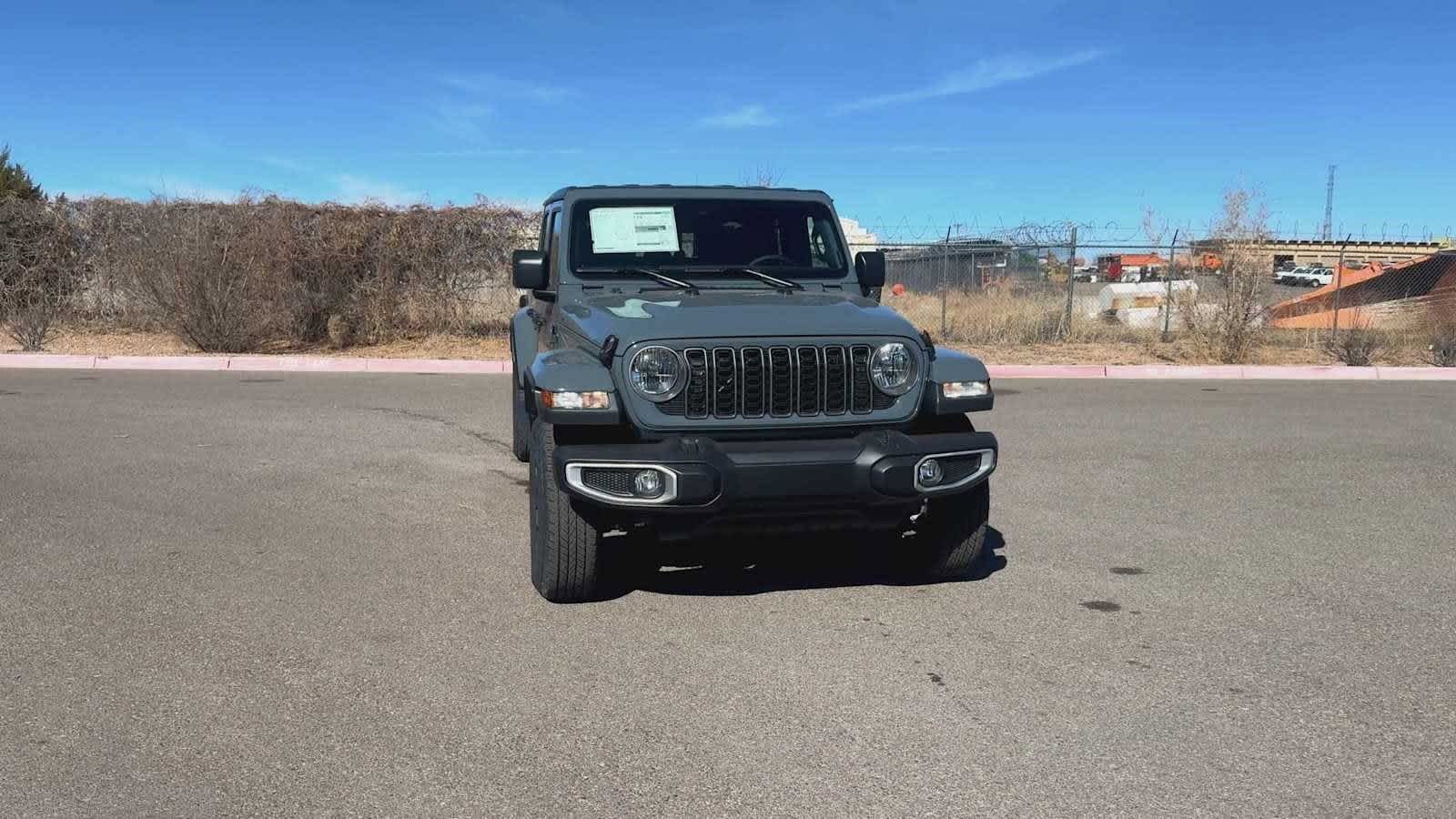 Thumbnail: 2025 Jeep Gladiator - 3