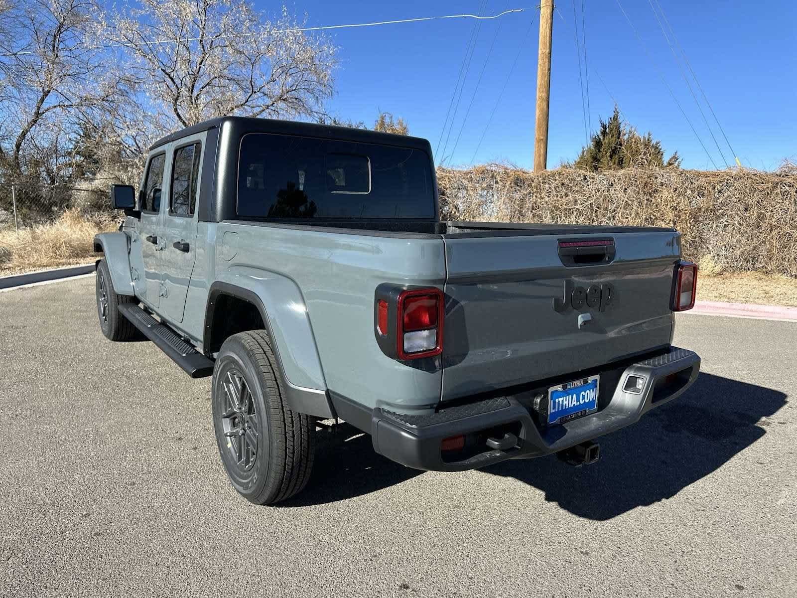 Thumbnail: 2025 Jeep Gladiator - 14