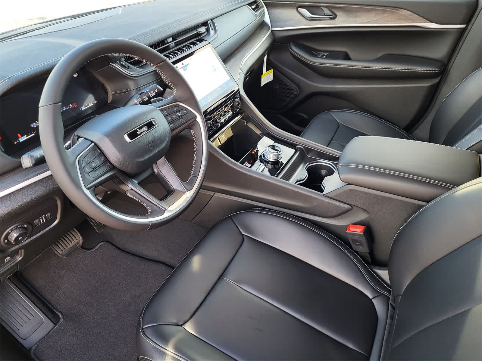 Thumbnail: 2025 Jeep Grand Cherokee L - 9